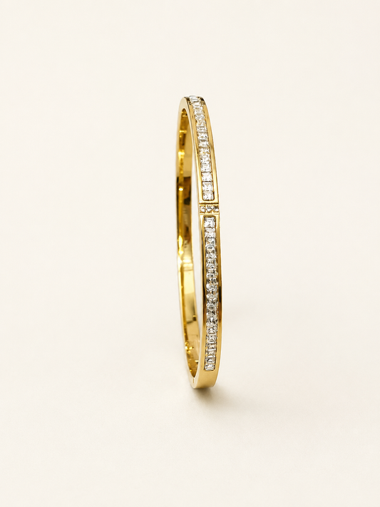 Elegant Zirconia Studded Gold Bracelet 🤍