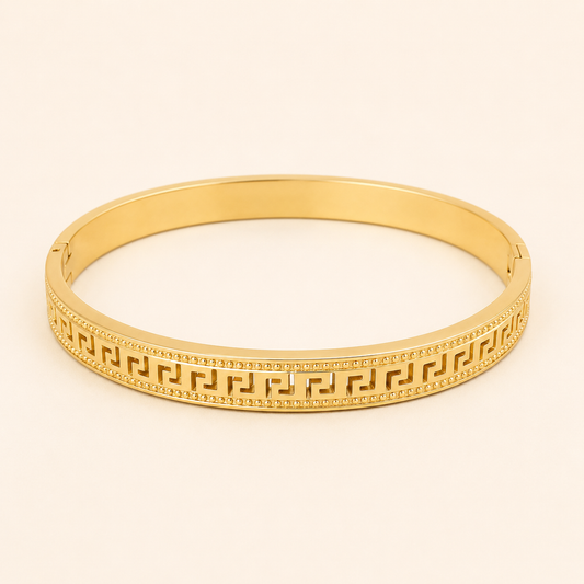 Gilded Maze Crystal Bracelet 🤍
