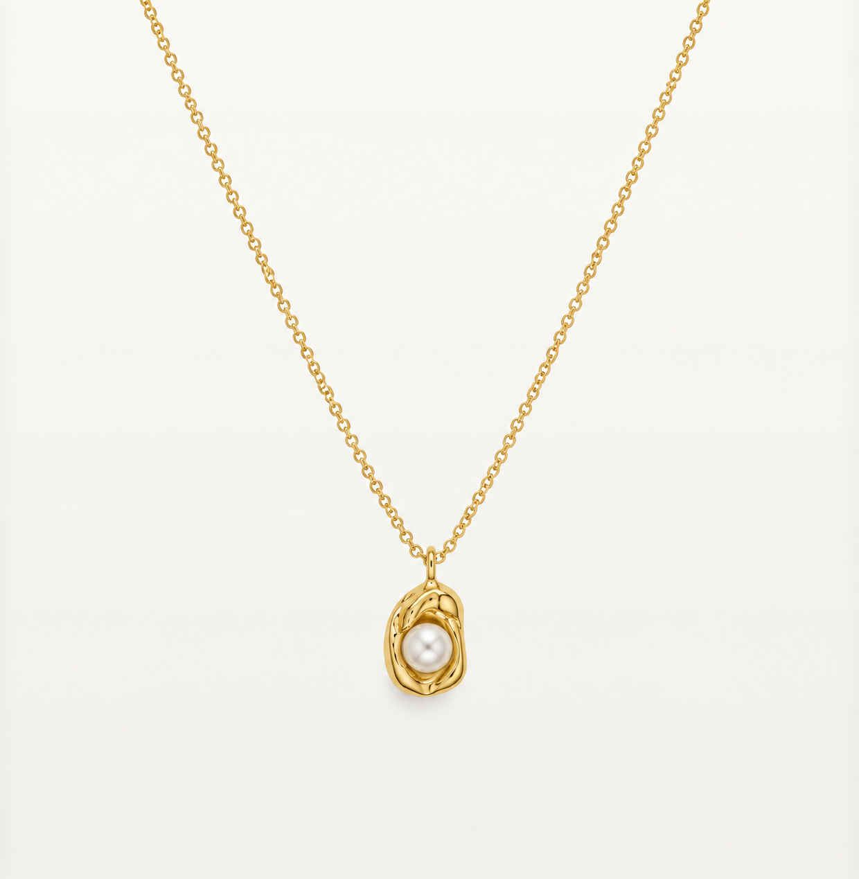 Solo Sparkle Pearl Drop Necklace 🤍